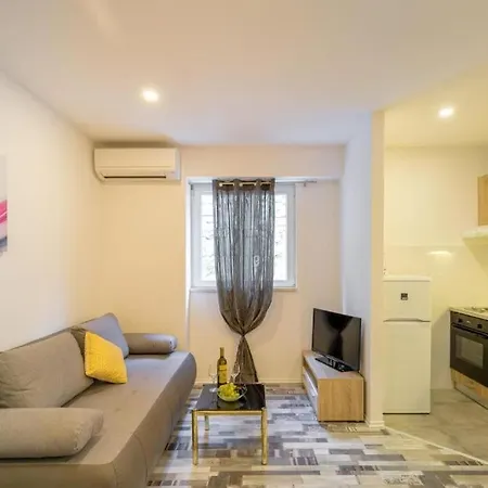 Lägenhet Apartman Mila *